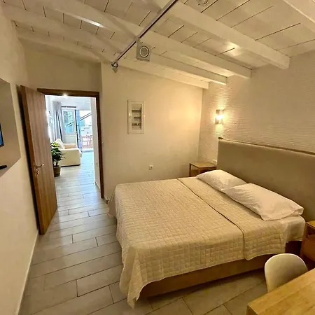 Апартаменты Orient Ано-Сирос